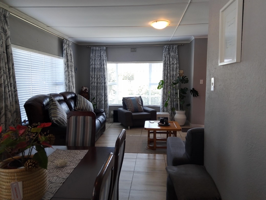 4 Bedroom Property for Sale in Goodwood Estate Western Cape